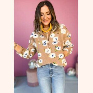 NWT Karlie Floral Fleece Pullover Sweater Tan Yellow‎ Medium